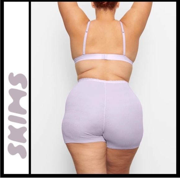 2/$35 NWT SKIMS Lavender Lace Pointelle Logo Plunge Bralette size 2x - Picture 8 of 8